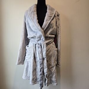 Juicy Couture Women's Gray Plush Soft Short Robe S/M